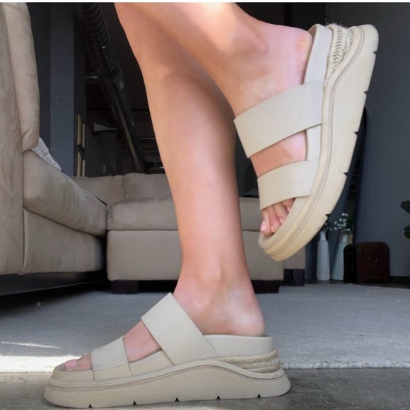 👡 ZARA Light Tan Sandals 👡 - Picture 9 of 10